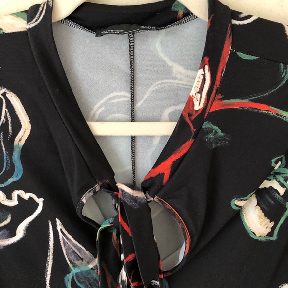 Zara Dress with Bow at the Neck - Picture 3 of 8